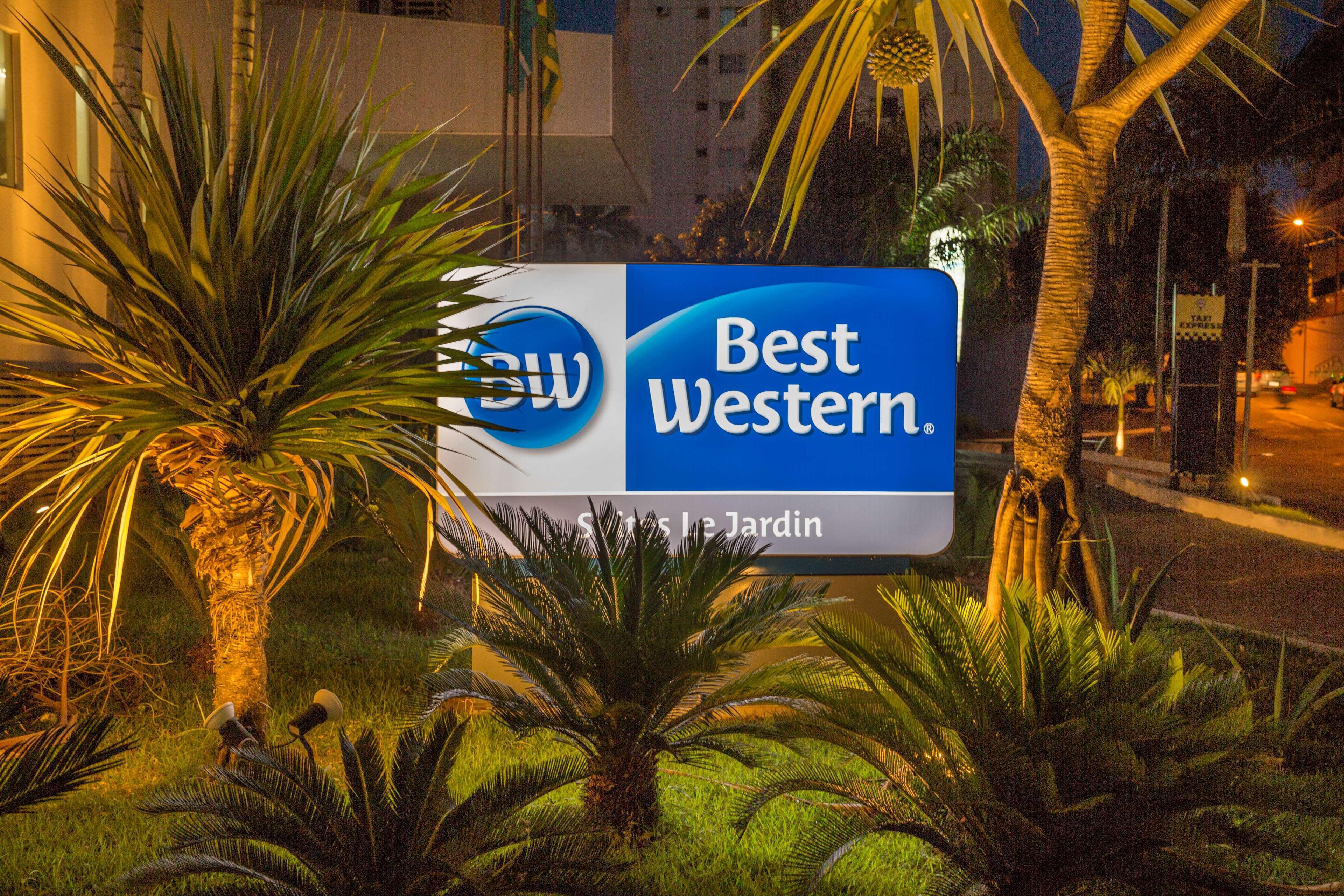 Best Western Suites Le Jardin Caldas Novas Exterior photo